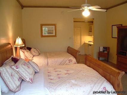 On Barons Creek Hotel Fredericksburg